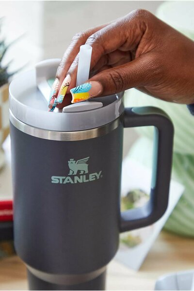 Home.Co - Stanley Quencher H2.0 Tumbler 40 oz - Charcoal