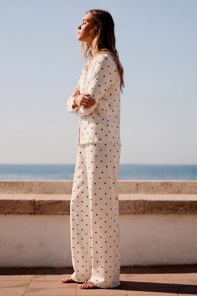 Vybe - Ivory Dream Set (Heart Printed) - Oat Milk