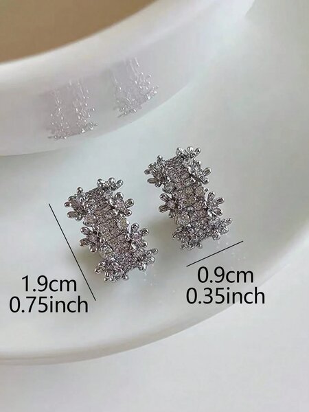 Shein - 1 Pair Luxury Glass Flower Stud Earrings