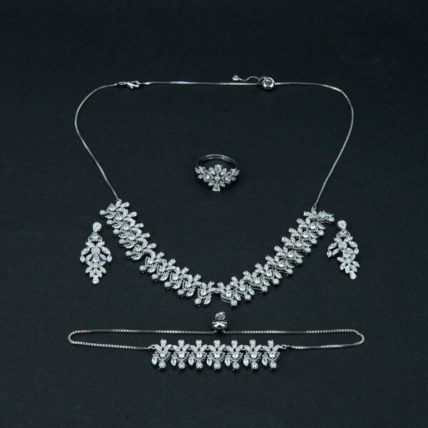 Women Necklace Jewelry 4 Pcs - 004803j