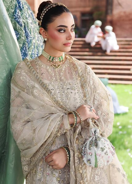 Veere di Wedding by Sardinia Unstitched Brides Embroidered Handwork Organza Suits 3 Piece SRD25VW D-1304 Pareesa - Formals Collection