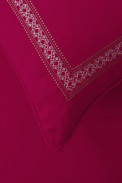 Carmine T-200 Embroidered Bed Sheet Set