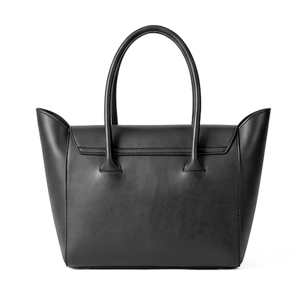 Amara Black
