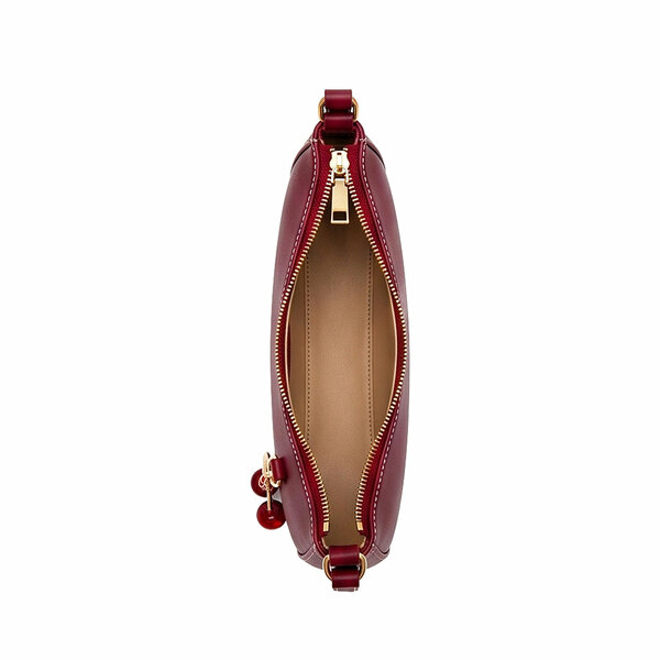 Mika Maroon