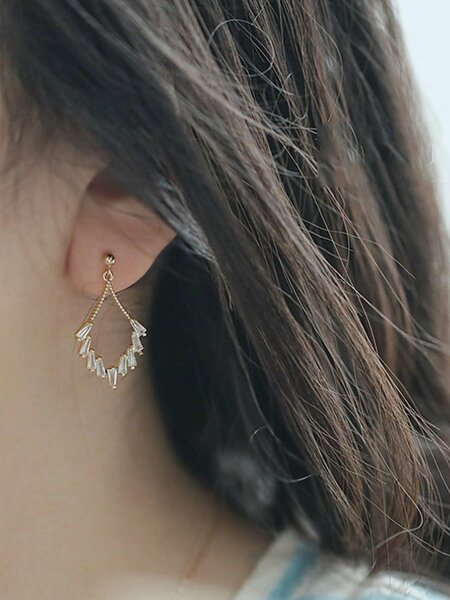 Shein Exclusive - A pair of Sterling S925 Silver Vintage Simple Elegant Sparking Zirconia Hollow Plated with 14K Gold Fine Ear Studs