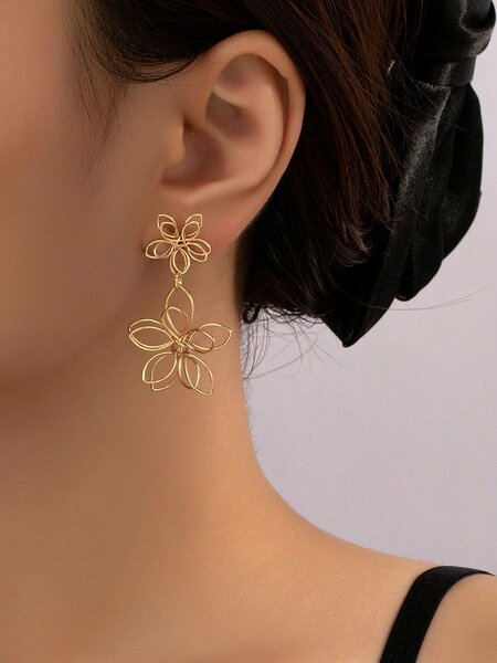 Shein - 1Pair Fashionable Versatile Floral Design Drop Earrings
