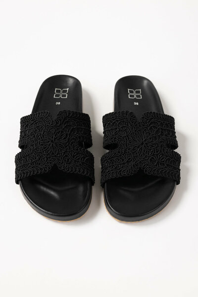 Black Comfy Slipper