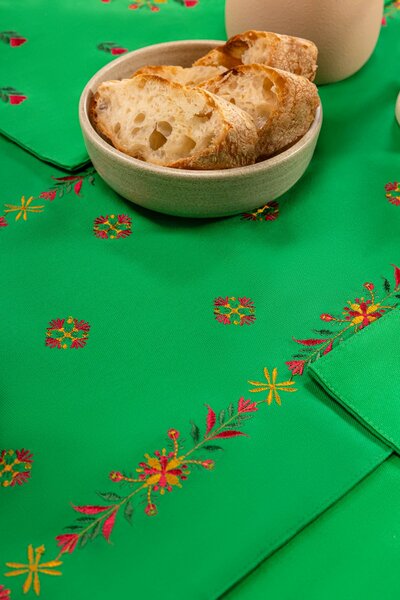 Ever Green Table Runner