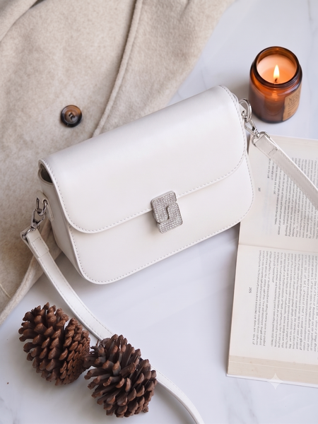 Lova White