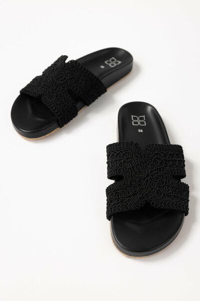 Black Comfy Slipper