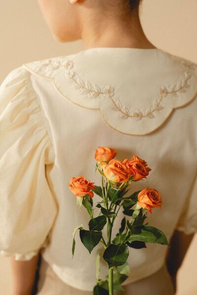 Hazel | Embroidered top with scalloped collar and puffed sleeves