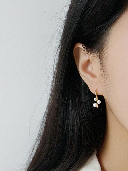 Shein - 1pc 925 Sterling Silver Geometric Shape Pearl Stud Earrings, Minimalist Style And Elegant. Perfect For Mother's Day Celebration