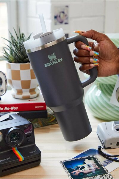 Home.Co - Stanley Quencher H2.0 Tumbler 40 oz - Charcoal