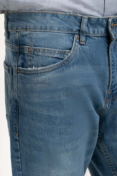 Straight Fit Jeans