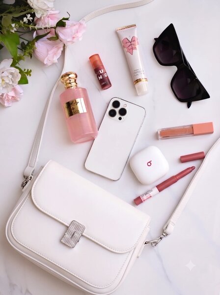 Lova White