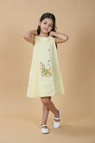 Honeycomb | Pure cotton dress with hand-embroidered floral pocket