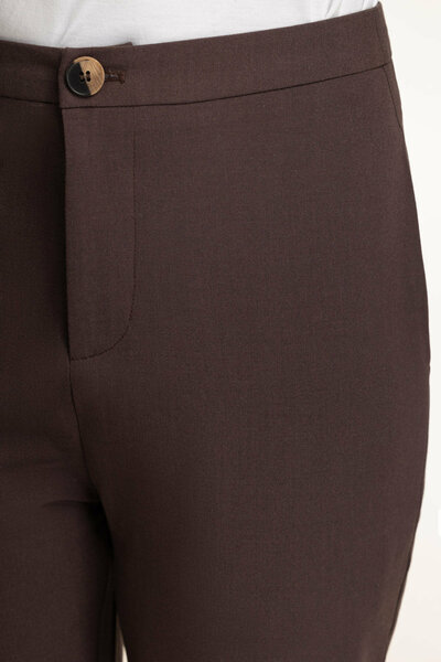 Tapered Fit Pant