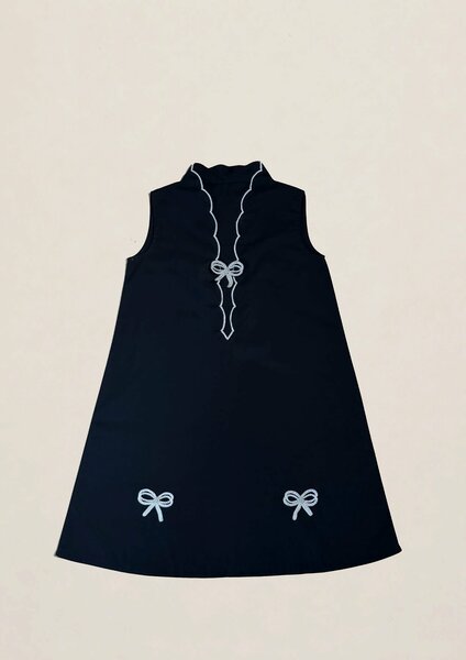 Notte | Black cotton dress with hand-embroidered bow details