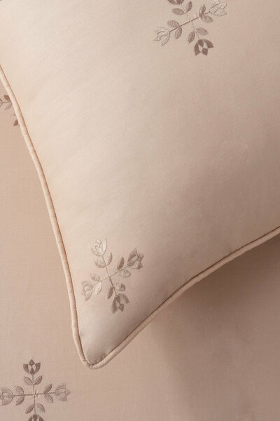 Amber Light T-150 Embroidered Bed Sheet Set