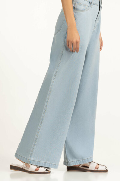 Wide Leg Fit Jeans