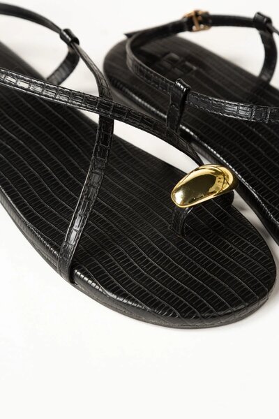 Black Sandal
