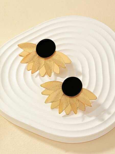 Shein - 2pcs Flower Design Stud Earrings