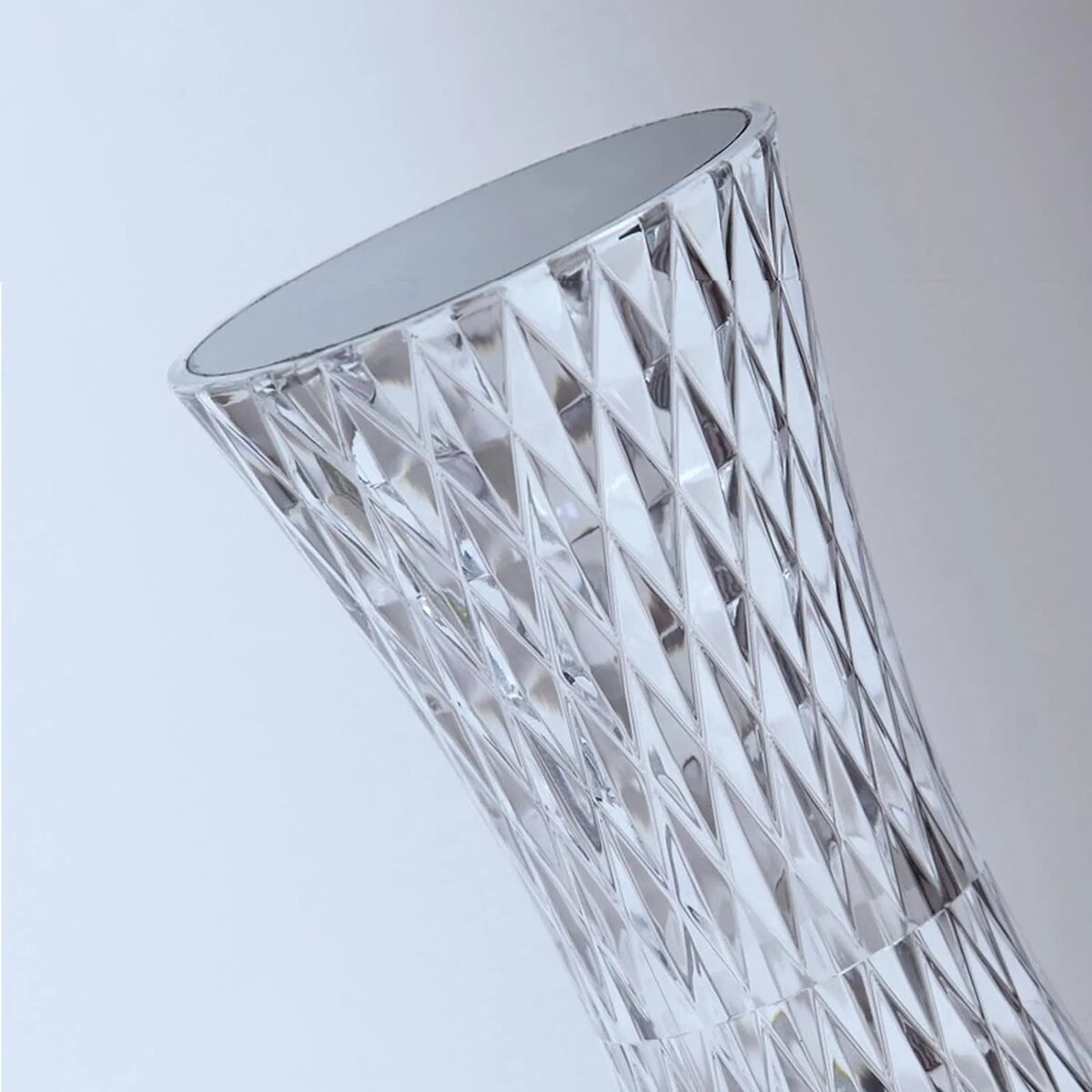 Home.Co- Diamond Table Lamp