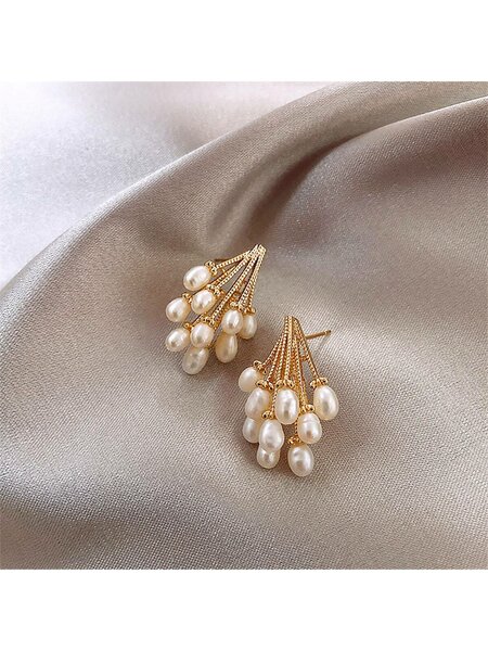 Shein - 1pair Fashionable Elegant Faxu Pearl Earrings Suitable For Women's Daily Wear