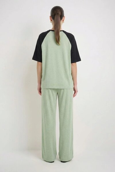 Max 21 Women's Comfort Raglan Sleeve Co-Ord Set
