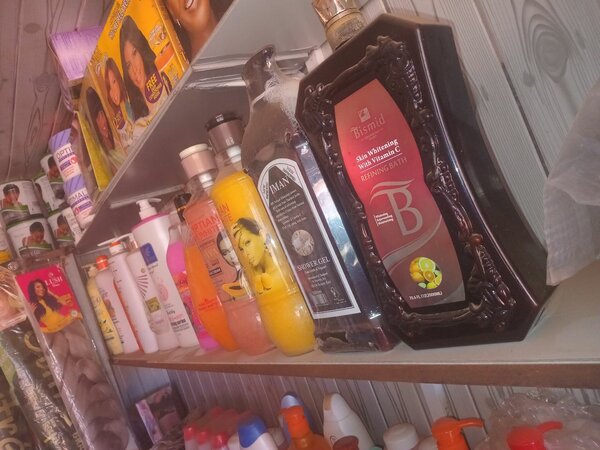 Phoebe's,wigs,cosmet