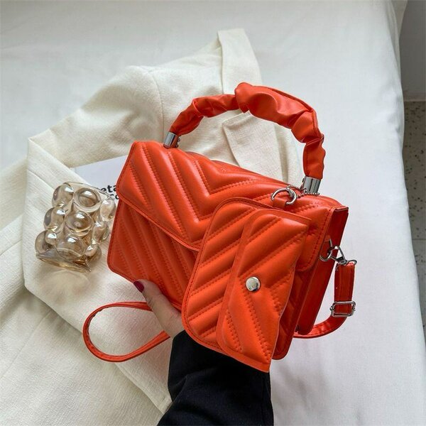 Molly'sLuxuriouswear 