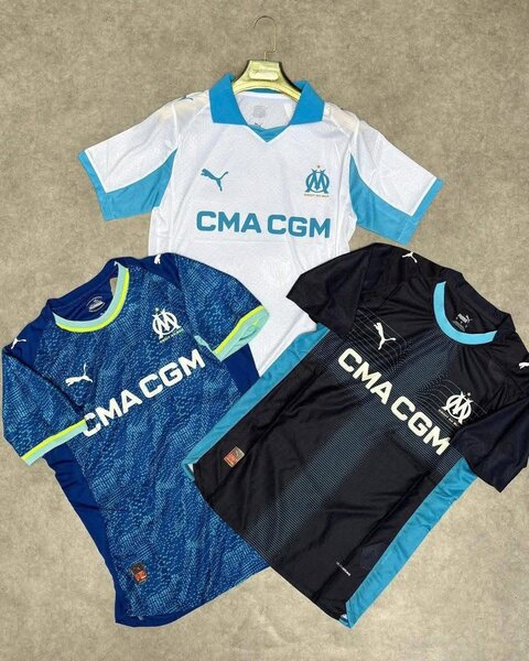 MAILLOT CHEZ AMBASSY 